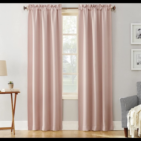 SUN ZERO WINDOW PANEL SET OF TWO PANELS EACH 40 IN X 95 INTHE COLOR ISBLUSH